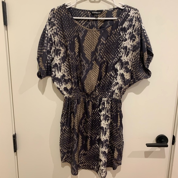 Dress - Picture 8 of 8